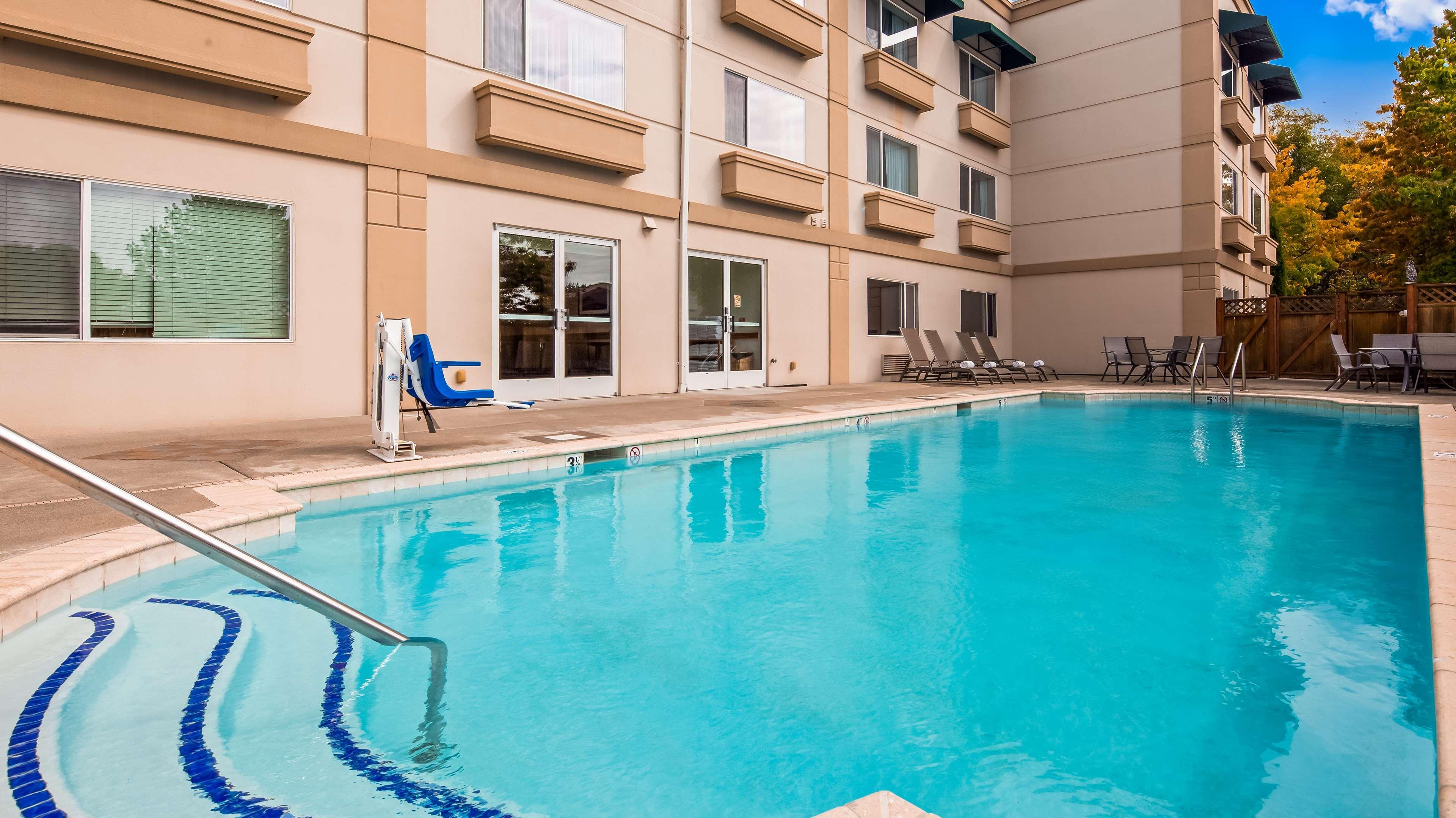 Best Western Plus Edmonds Harbor Inn Exterior foto