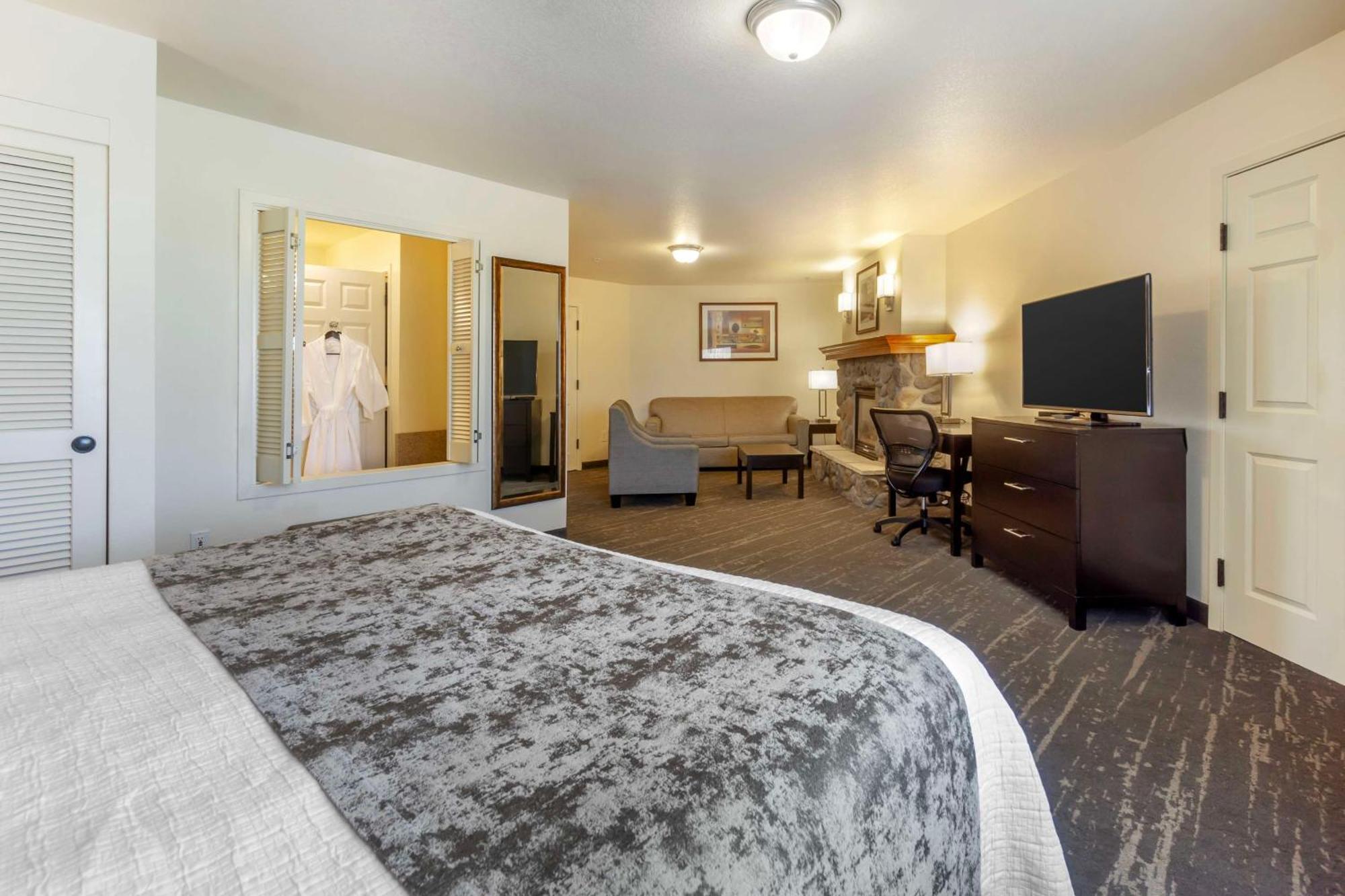 Best Western Plus Edmonds Harbor Inn Exterior foto